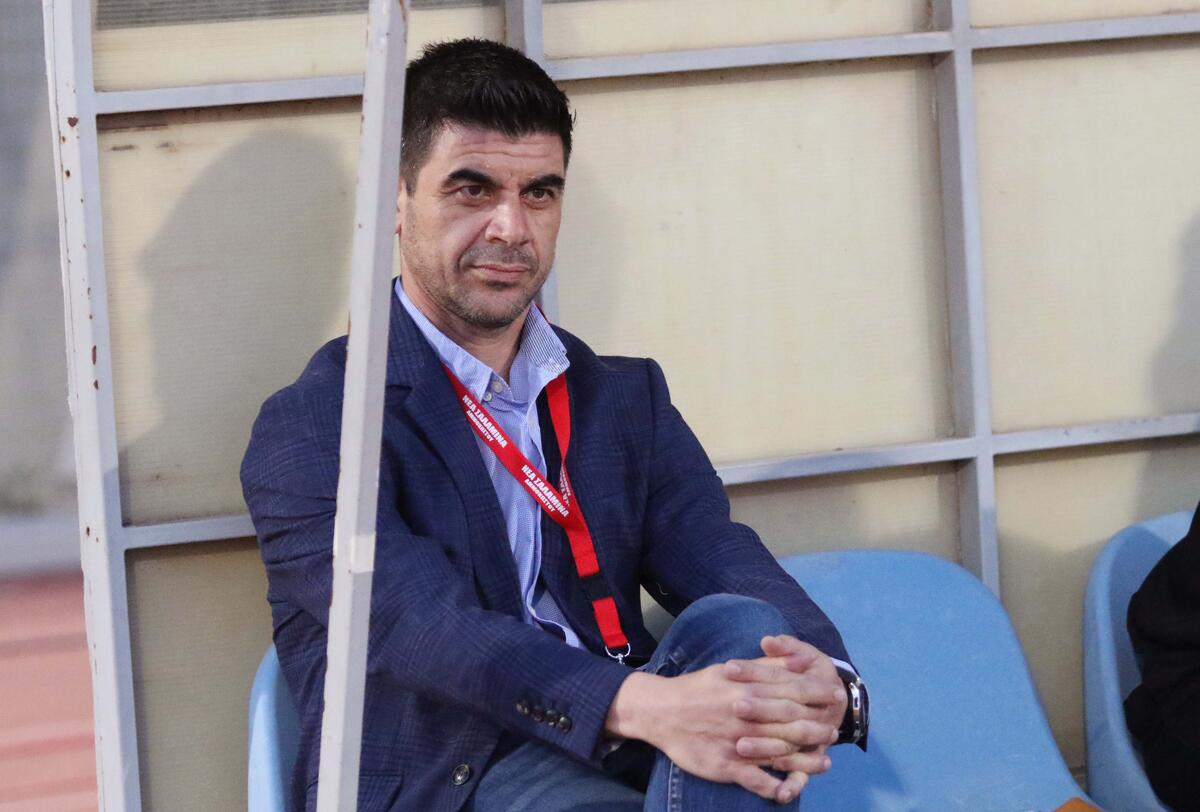 Η τούρτα γενεθλίων που προσγειώθηκε στον εορτάζοντα Μηνά thumb
