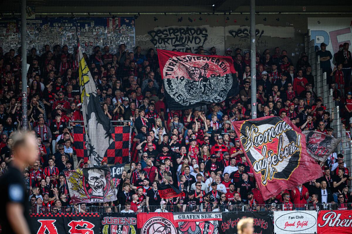 Bundesliga: «Λυτρωτής» της Λεβερκούζεν ο Μπουεντία thumb