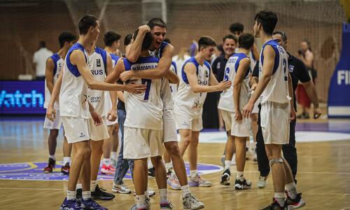 Βίντεο: Τρελό πανηγύρι στα αποδυτήρια μετά το χρύσο! thumb
