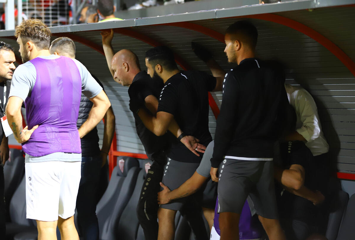 Επεισόδια και ζημιές έξω από το «Αμμόχωστος» thumb