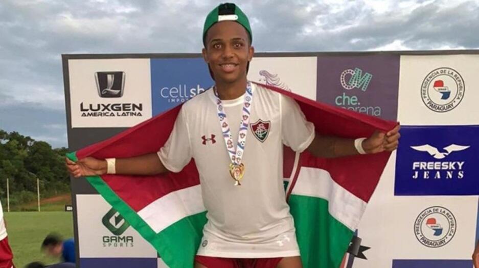 Ο «17χρονος Νεϊμάρ» που θέλει η Μάντσεστερ Σίτι πήγε σε σχολείο σάμπα thumb