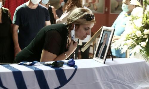 Το τελευταίο αντίο στον «Εθνικάρα» στο νεκροταφείο του Σχιστού thumb