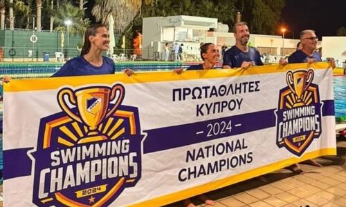 Ο ΑΠΟΕΛ συγχαίρει τους πρωταθλητές του στην κολύμβηση thumb