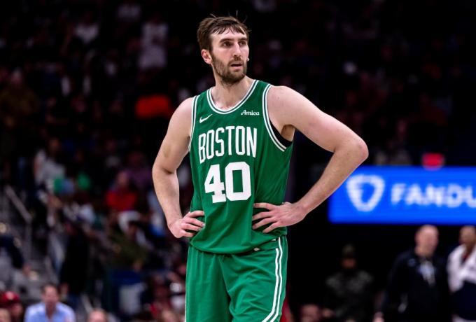 Αποχωρεί από τους Σέλτικς και γίνεται unrestricted free agent thumb