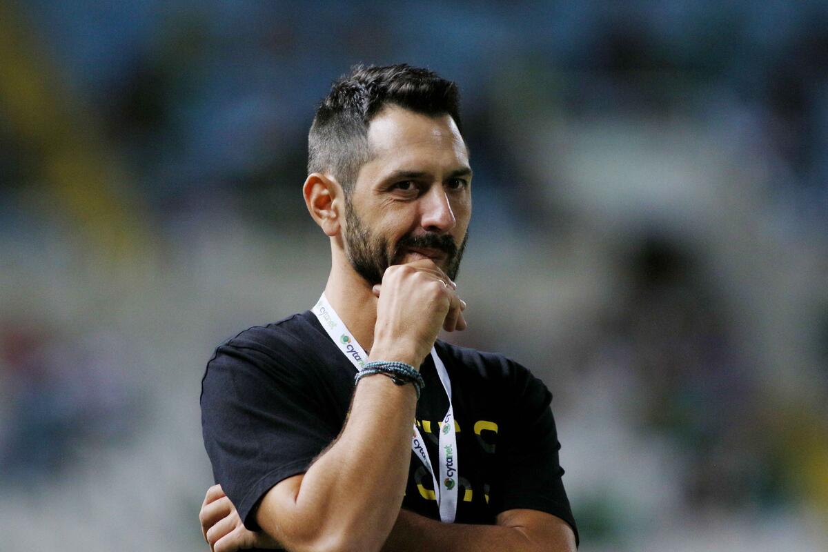 Πατέρας και γιός με διαφορά ενός έτους  thumb