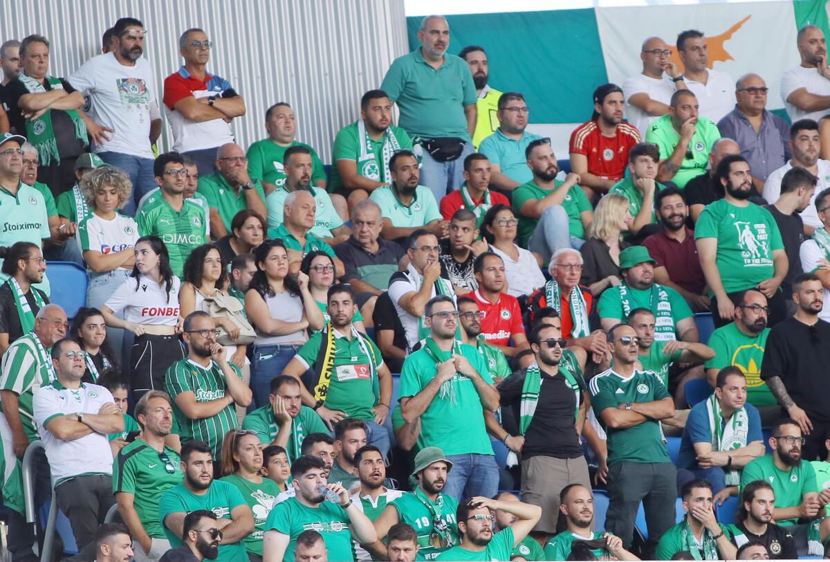Βίντεο: Τους πορώνει για τα... εκτός thumb