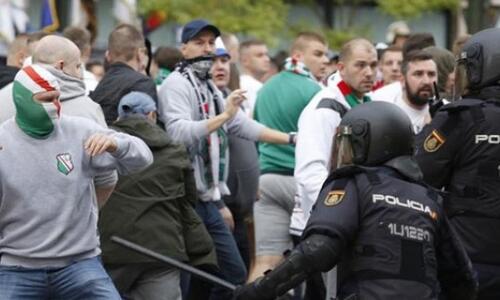 Ανακλήθηκαν 190 εισιτήρια οπαδών - Δύο Πολωνοί αστυνομικοί στην Κύπρο thumb