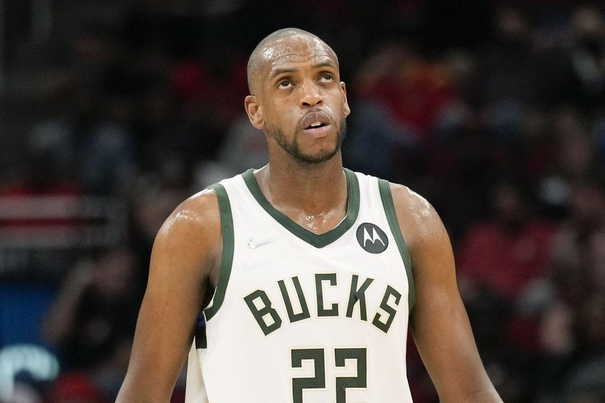 NBA: Μίντλετον - Χόλιντεϊ καθάρισαν για τους - χωρίς Αντετοκούνμπο - Μπακς thumb