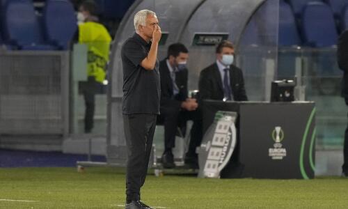 Μουρίνιο σε δημοσιογράφους: «Δεν θα μιλήσω για μεταγραφές που θέλετε εσείς!» thumb