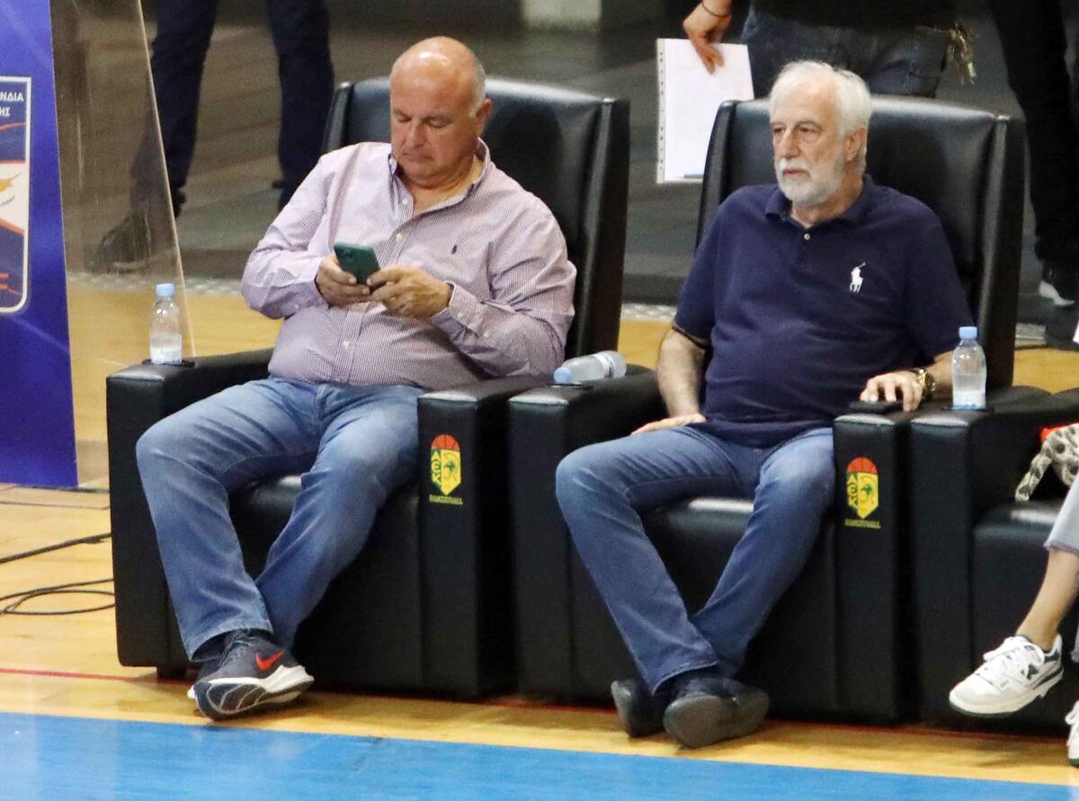 Από κοντά ο Καραπατάκης  thumb