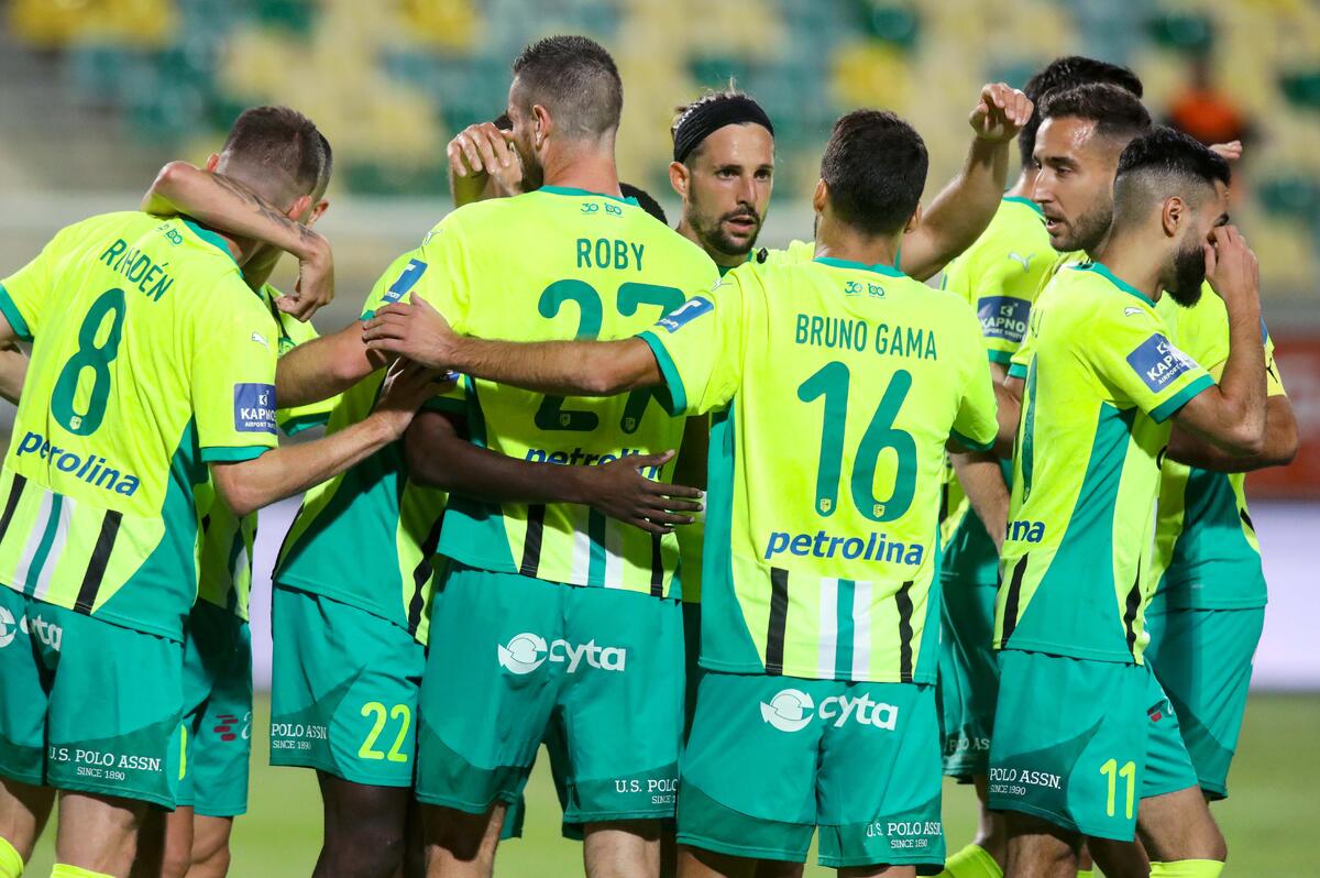 Ψάχνει την «τρίλιζα» στα ντέρμπι thumb
