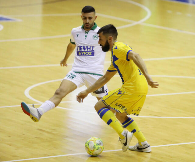 ΑΠΟΕΛ-Ομόνοια: Διαφήμιση του Futsal και 4-4 (pics) thumb