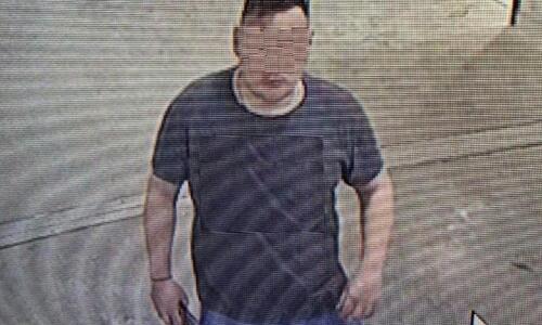 Συνελήφθη στην Εύβοια ο οπαδός που είχε πετάξει τη φωτοβολίδα ευθείας βολής με τον Βόλο thumb