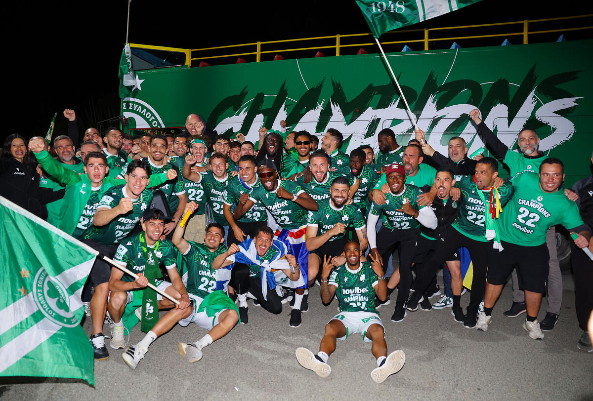 Προετοιμάζει τον κόσμο της! thumb