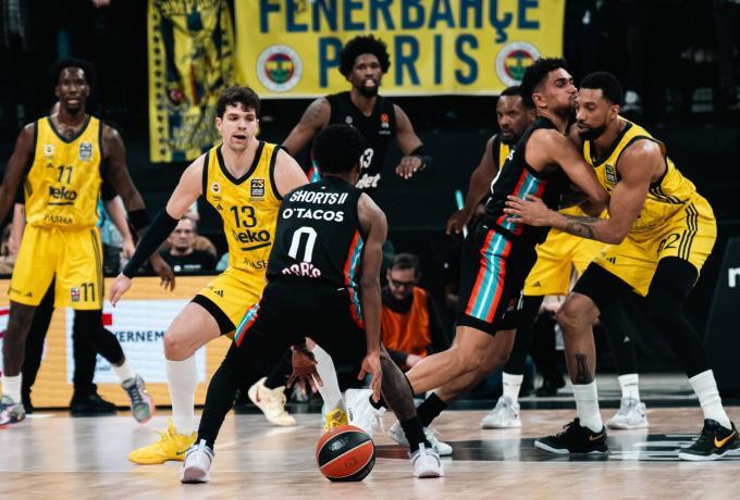 Η Φενέρ ίδρωσε αλλά έκανε το 1-0 κόντρα στην Παρί thumb
