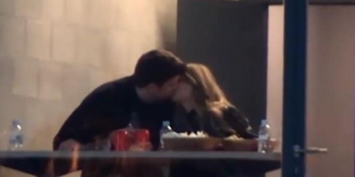 Πικέ: Από τα καυτά φιλιά στον καυγά με τη σύντροφό του (vids) thumb