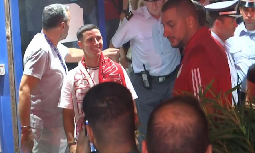 Ποντένσε: «Προσπαθώ να μην κλάψω από συγκίνηση, τρέμουν τα πόδια μου» thumb