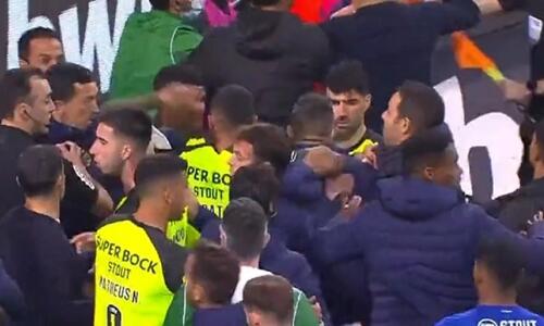 Πόρτο - Σπόρτινγκ: Άνδρες ασφαλείας χτύπησαν παίκτες! (vid) thumb