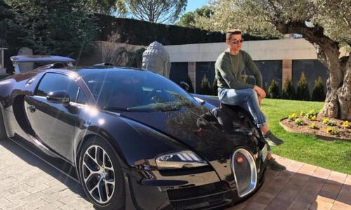 Υπάλληλος τράκαρε την Bugatti του Ρονάλντο αξίας 2 εκατ. ευρώ (pics) thumb