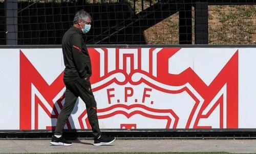 Σάντος: «Ρούχα και τσιγάρα για ένα μήνα, πάμε να το πάρουμε!» thumb