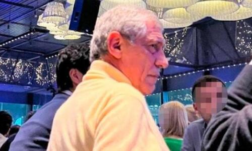 «Έλουσαν» με πεντοχίλιαρα τον Φερνάντο Σάντος σε ελληνική ταβέρνα (pic) thumb