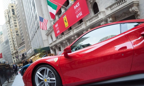 Ferrari: Εκτοξεύεται η μετοχή της μετά την ανακοίνωση για Χάμιλτον thumb