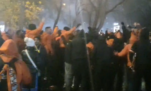 ΒΙΝΤΕΟ ST: «Ζεσταίνονται» με συνθήματα οι ΑΠΟΕΛιστες thumb