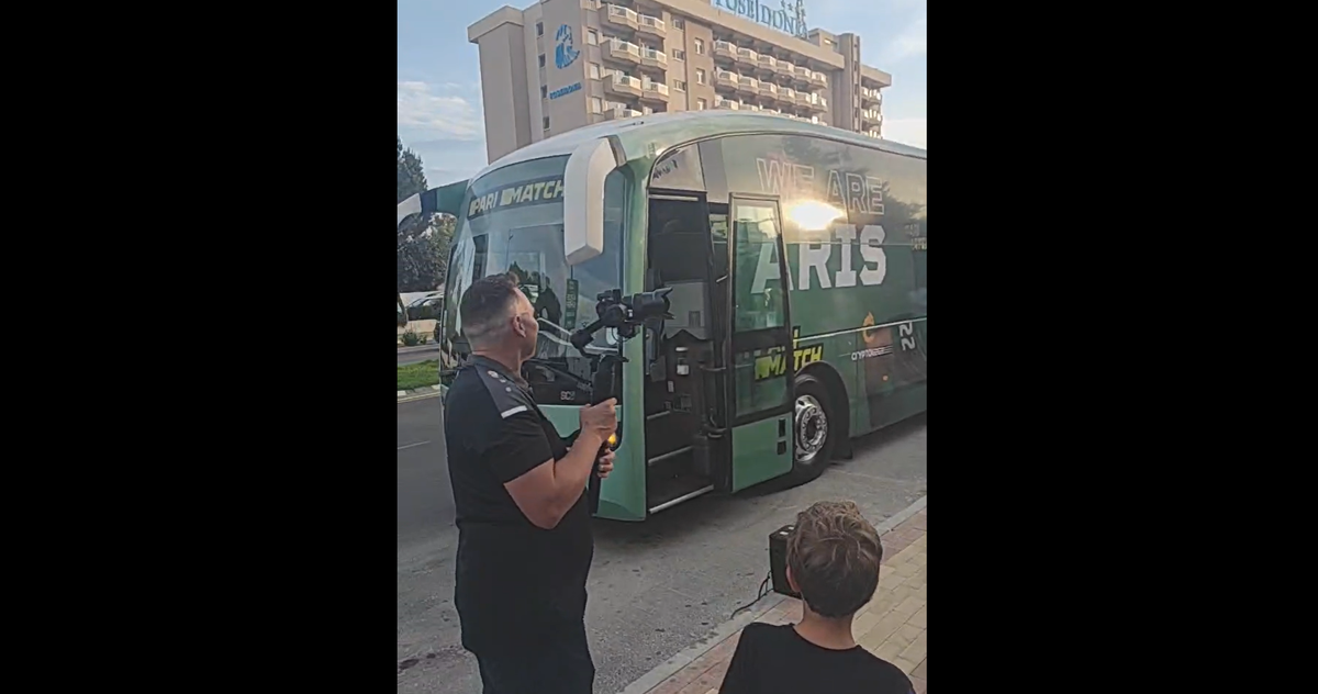Με το λεωφορείο τους (video) thumb