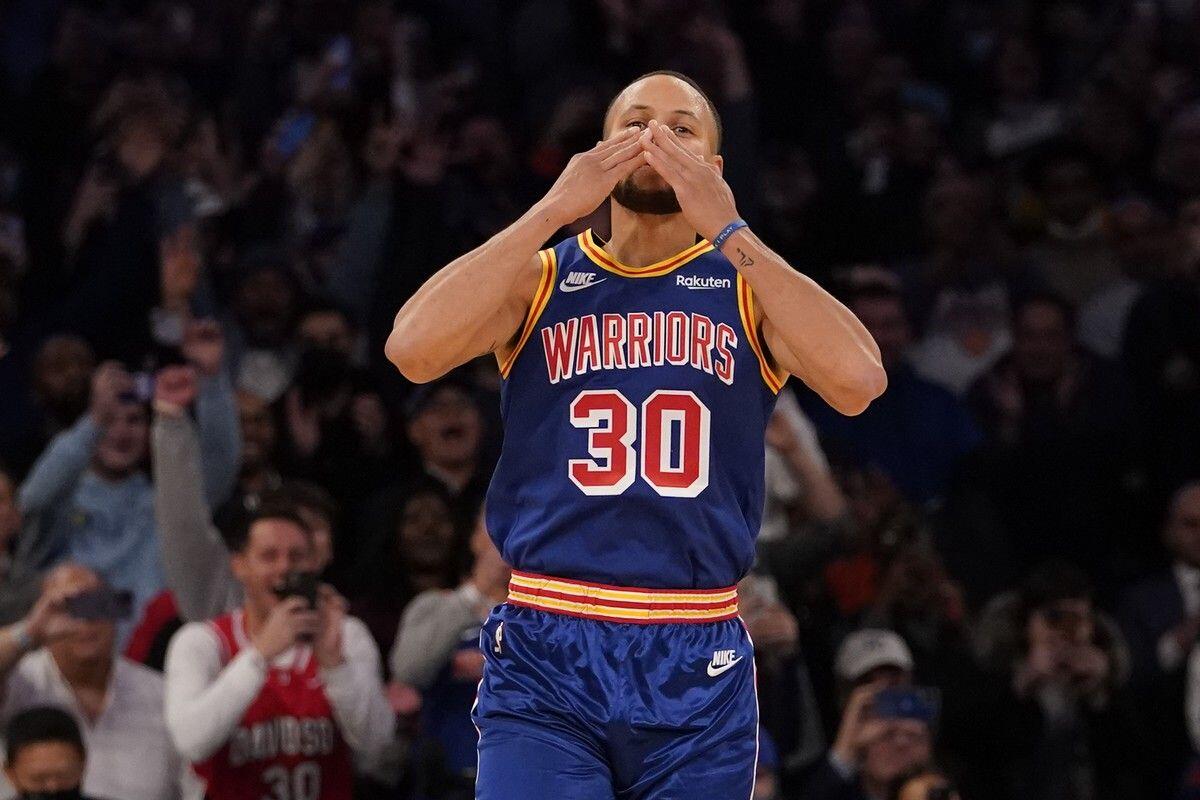 NBA: Ο Στεφ Κάρι ρέκορντμαν στα τρίποντα στην ιστορία της Λίγκας thumb