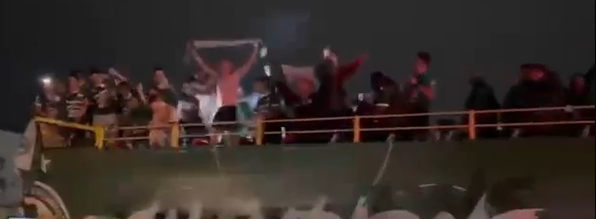 Βίντεο ST: Το ανοικτό λεωφορείο της Ομόνοιας thumb