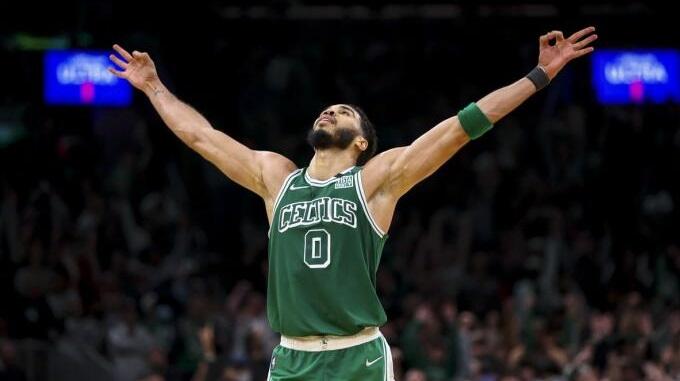 Υπογράφει το μεγαλύτερο συμβόλαιο στο NBA - ποσά που προκαλούν ίλιγγο! thumb