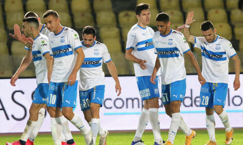 Όταν απλώσει τα χαρίσματα του στο γρασίδι…. thumb