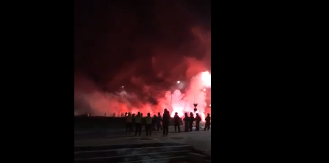Εκρηκτική εικόνα έξω από το ΠΑΠ (video) thumb