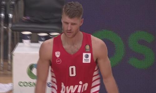 Αποβλήθηκε ο Γουόκαπ και πήγε στα αποδυτήρια thumb