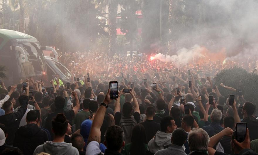 «Ντόπες» και… διπλό από τον κόσμο του Παναθηναϊκού image