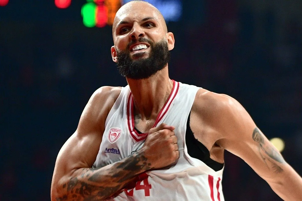 Ολυμπιακός – Παναθηναϊκός 102-92: Φουρνιέ – Βεζένκοβ πήραν φωτιά, προβάδισμα τίτλου για τους 
